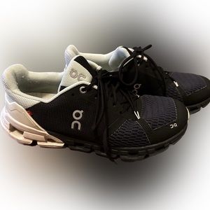 Oncloud running shoes